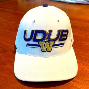 Zephyr UDUB University of Washington UW white wool blend baseball hat cap